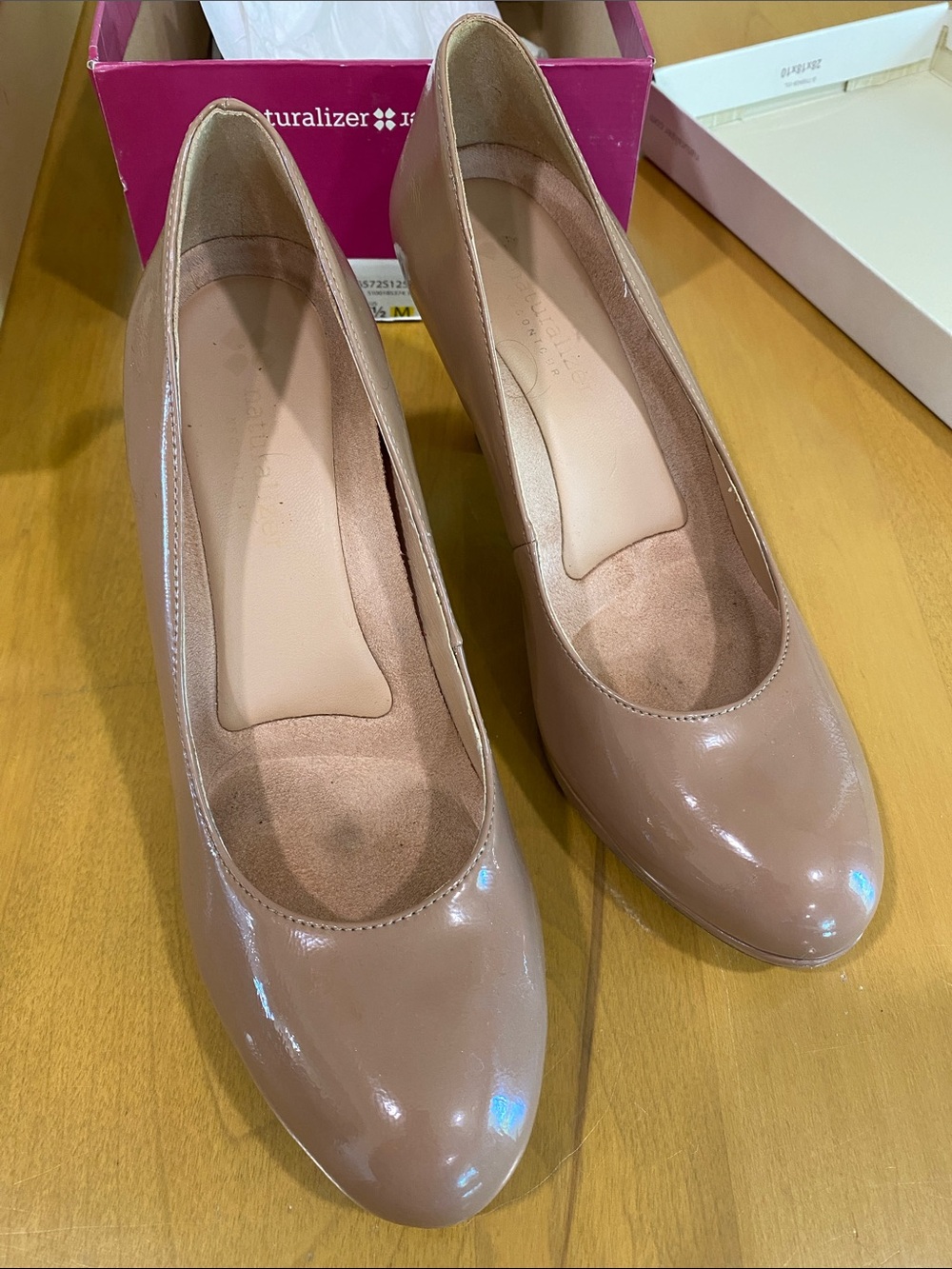 Naturalizer Pinkish/Tan Patent Leather Pumps